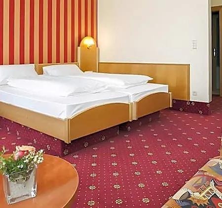 Отель Hotel-restaurant Breitenbacher Hof 3*