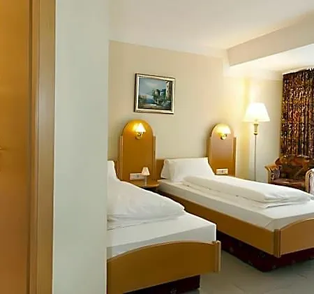 호텔 Hotel-restaurant Breitenbacher Hof 3*