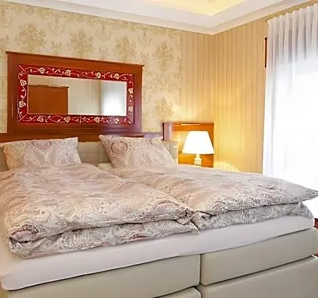 Отель Hotel-restaurant Breitenbacher Hof 3*